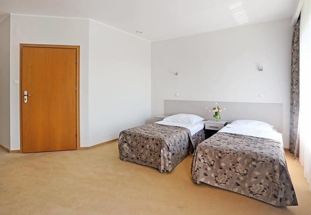 Hotel בז'וז'ה מראה חיצוני תמונה